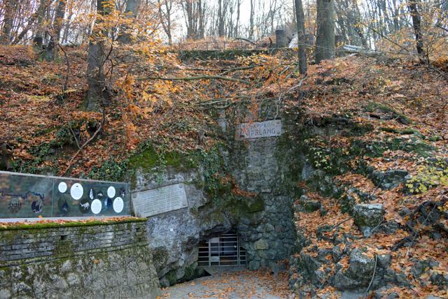 Az Abaligeti-barlang bejárata